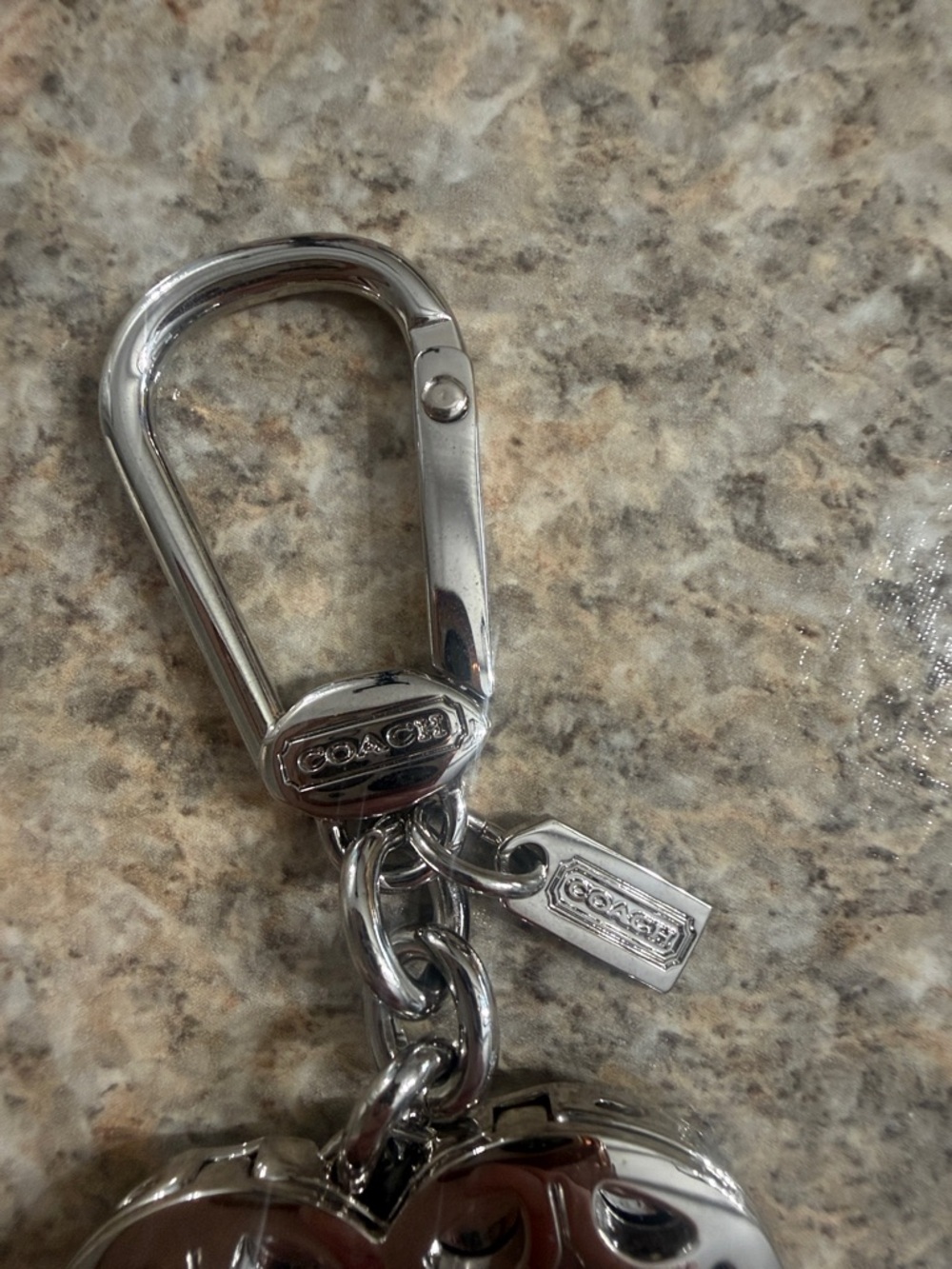 New Coach Silver Toned Signature Cutout Heart Keyring with Mirror - Picture 3 of 6